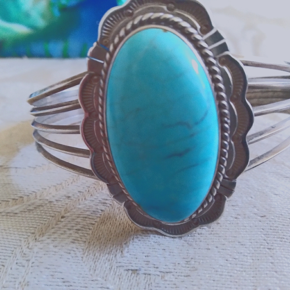 Torquis bracelet